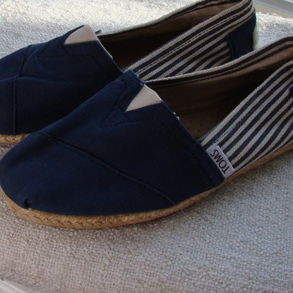 Toms Striped Casual Slip On Loafer Espadrille Flats blue Canvas, Size 6.5 - Picture 2 of 4